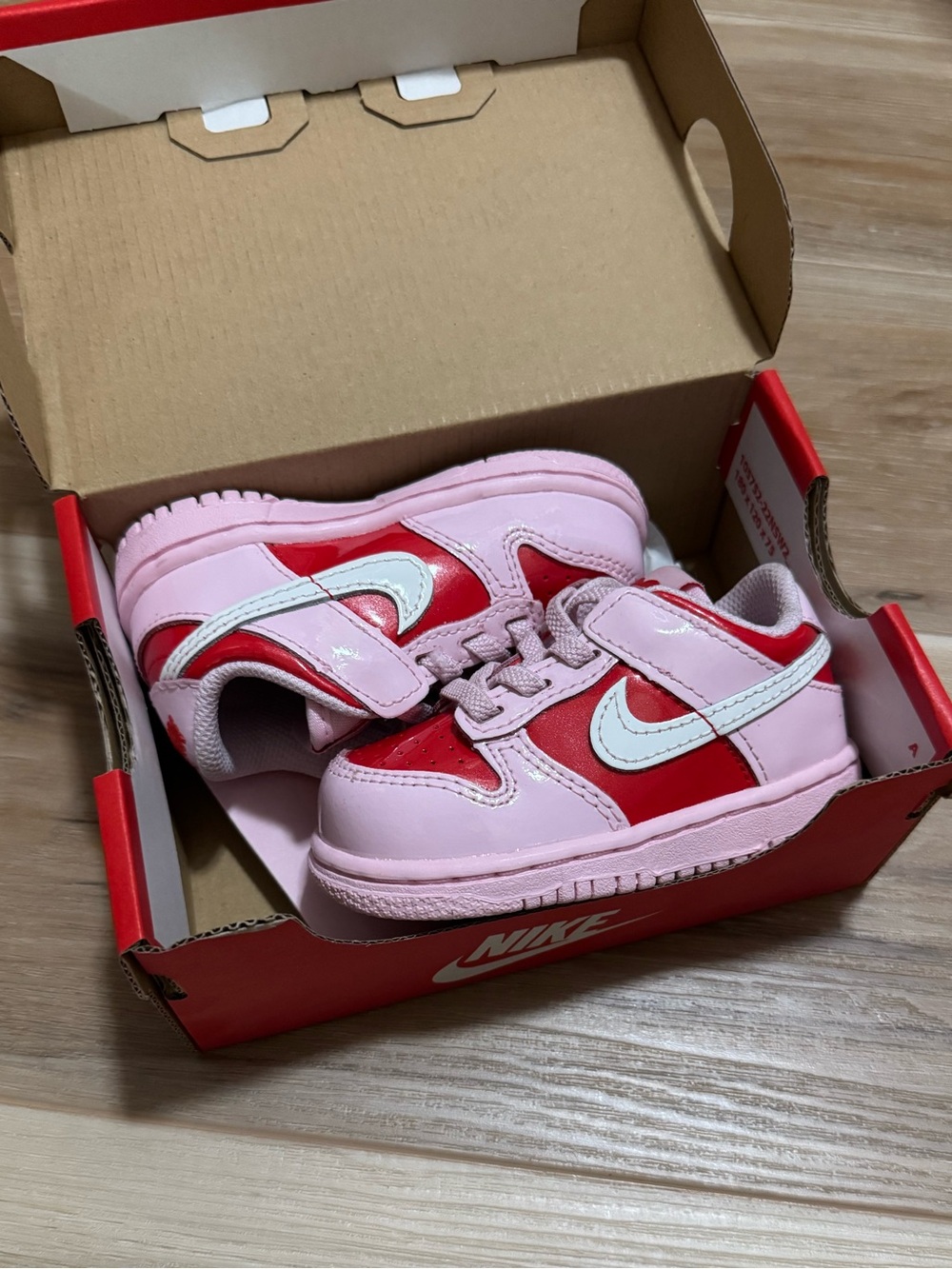 NIB Nike Dunk Low Valentine's Day Pink Foam Red Toddler 5C Sneakers Stickers